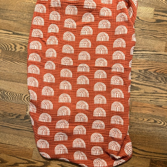 Rust Rainbow Patterned Crib Sheet - Picture 2 of 5